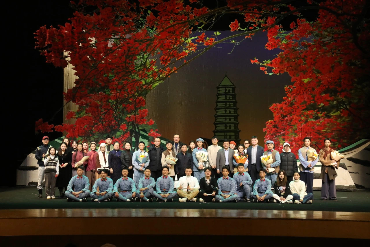 unpub_0538a11ffc0a4c288d89735c2cb2aba5.jpg 迟开的山丹丹.jpg